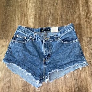 I’m am selling booty shorts
